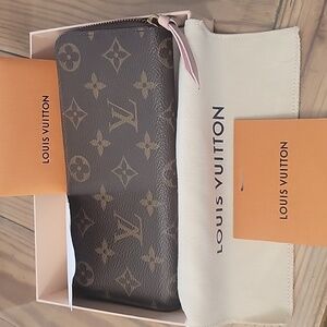 NWOT Louis Vuitton Clemence LV Logo Leather Wallet ROSE PINK BALLERINE INTERIOR